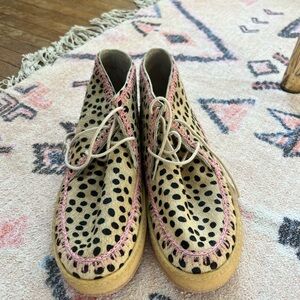 Laidback London NWOT Shenje Lace Up Boots Spotted/Leopard & pink